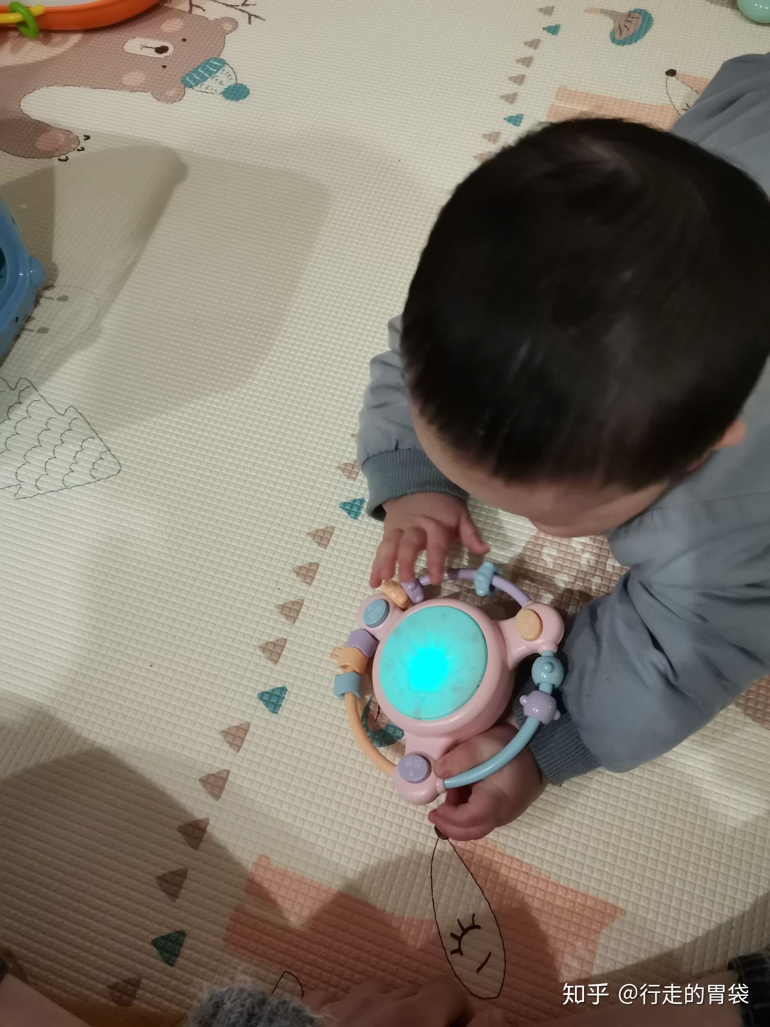 五六个月的宝宝玩什么玩具