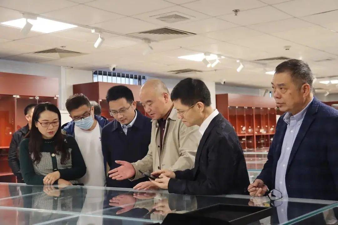 广东古玩有限公司，传承历史文化的艺术品投资先锋